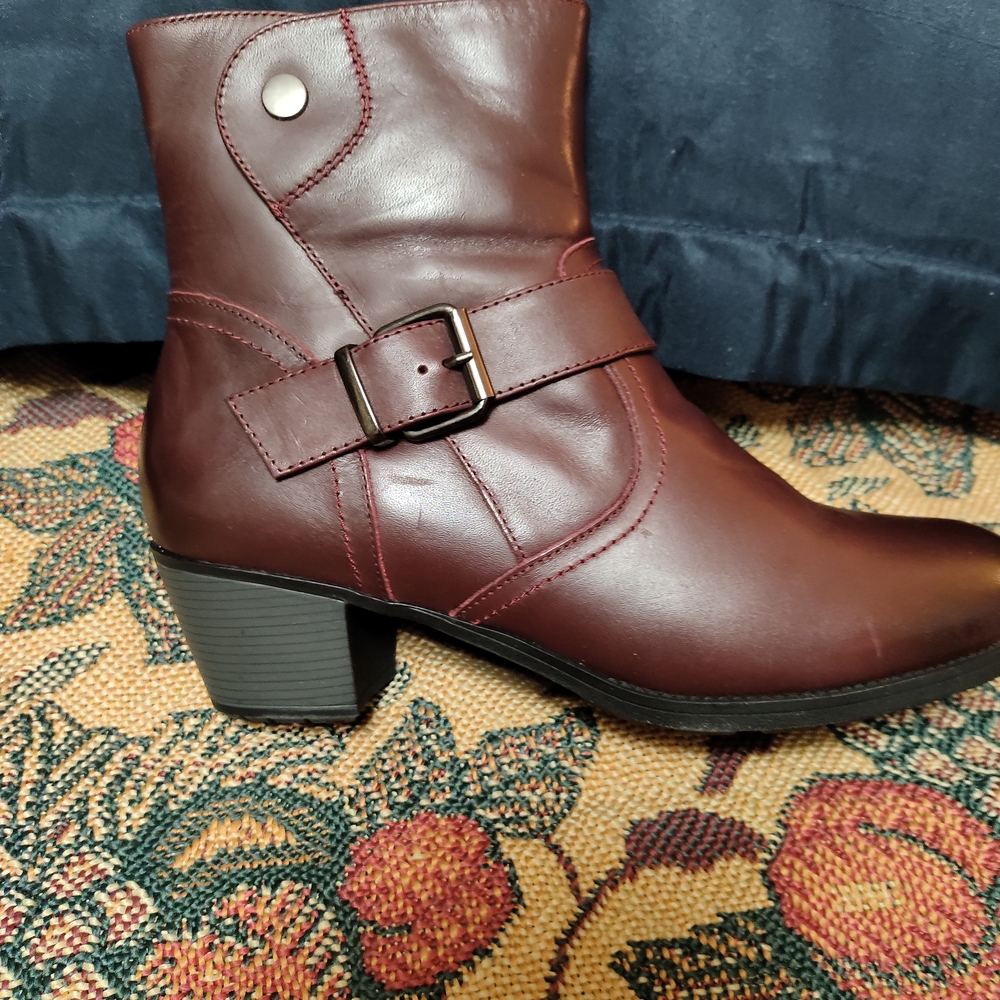 NWT Propet Burgundy Heeled Boots